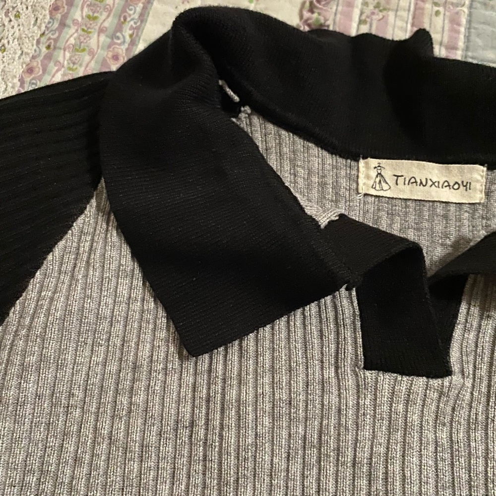 Long Sleeve Ribbed Crop Top - Picture 3 of 3
